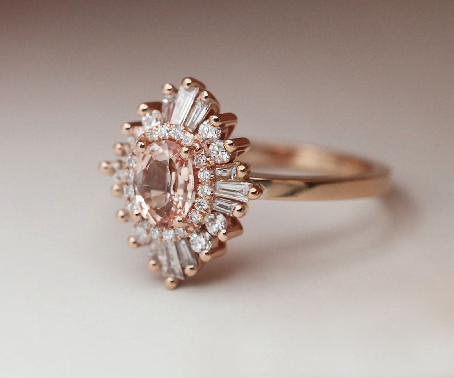 Peach Sapphire in Mid Oval Gatsby